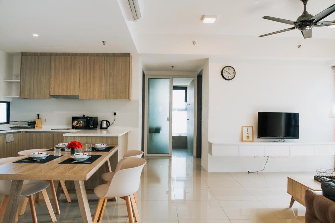 The Pine, 3Br Seaview By Wstay @ Tropicana 218 Macalister George Town Exterior foto